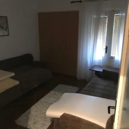 Ananije Nenezic Appartamento *